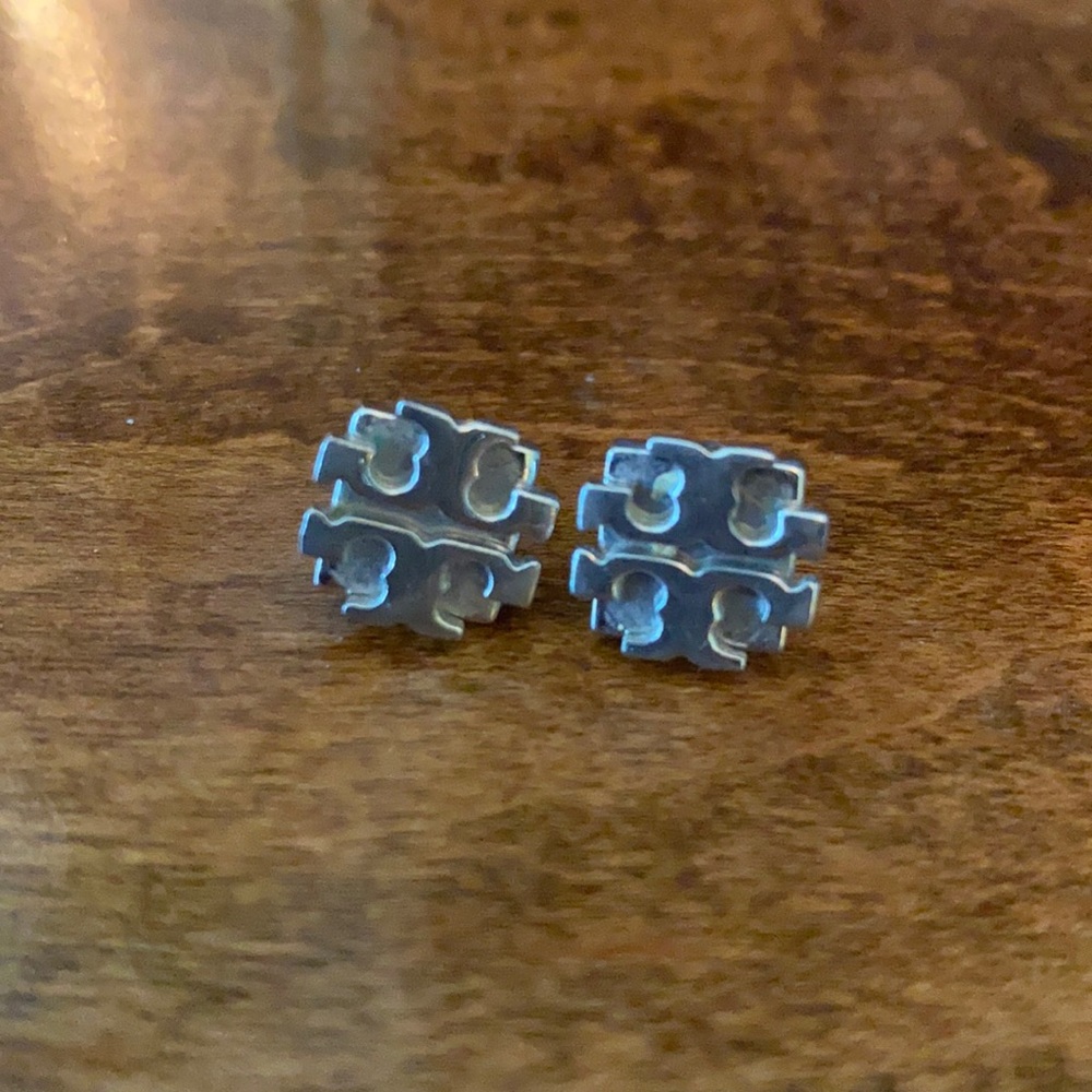 Tory Burch silver classic logo studs